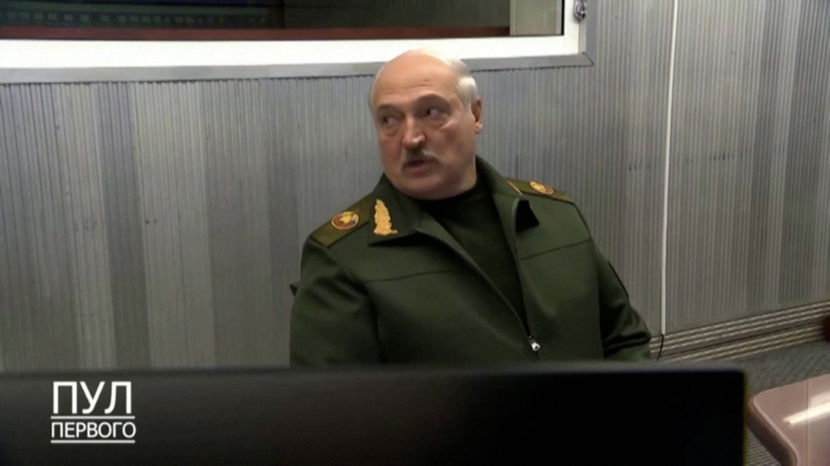 Lukašenko v televizi komentoval aktuální dění. Chce asi vyvrátit spekulace o chatrném zdraví